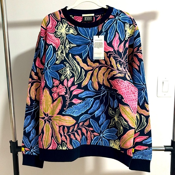 New Scotch and Soda
Big All Over Print Sweatshirt - Picture 2 of 16